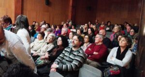 Crónica Cartel Estreno del documental Hija de la Laguna y Charla debate con Nélida Ayay