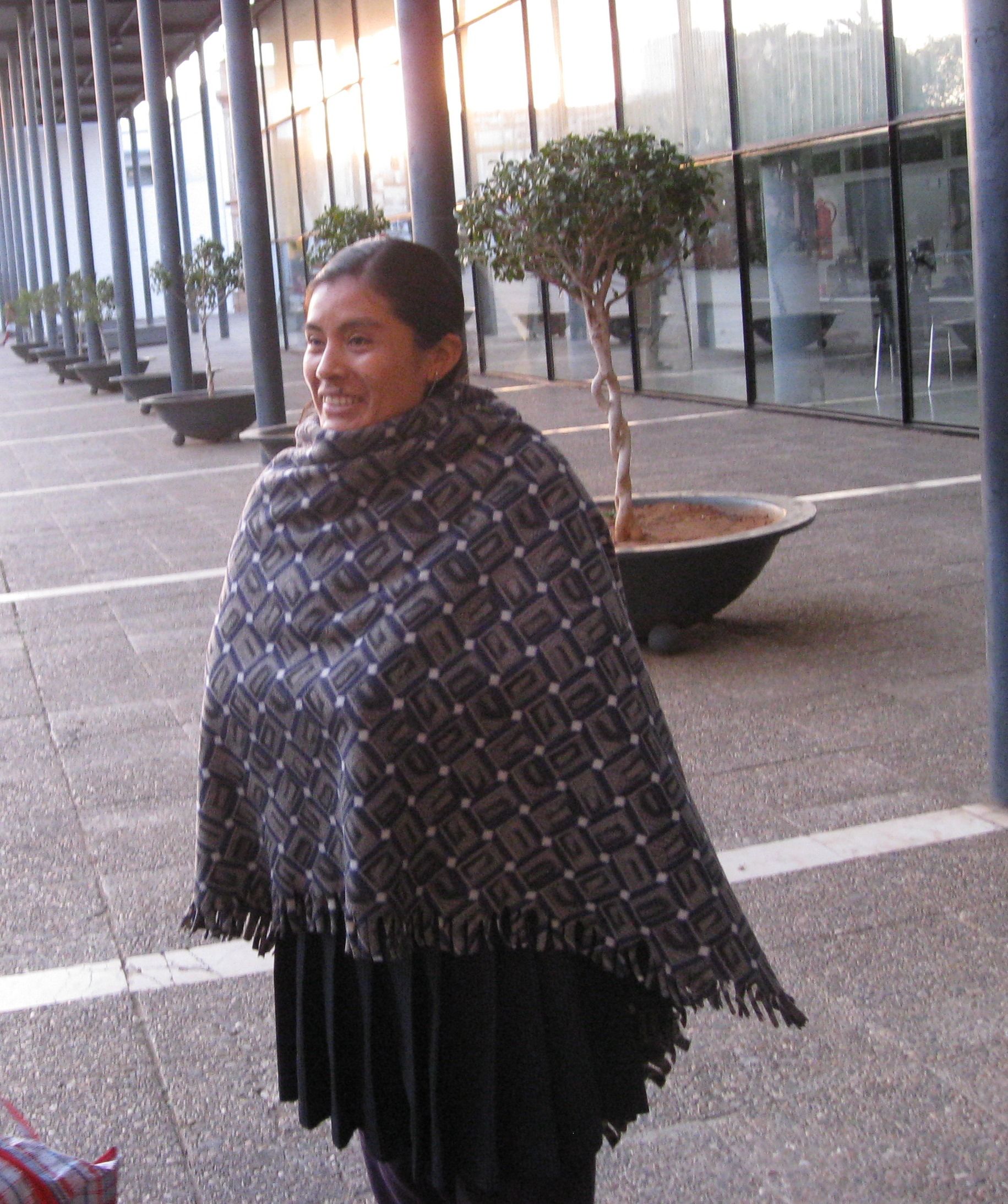 Crónica Cartel Estreno del documental Hija de la Laguna y Charla debate con Nélida Ayay