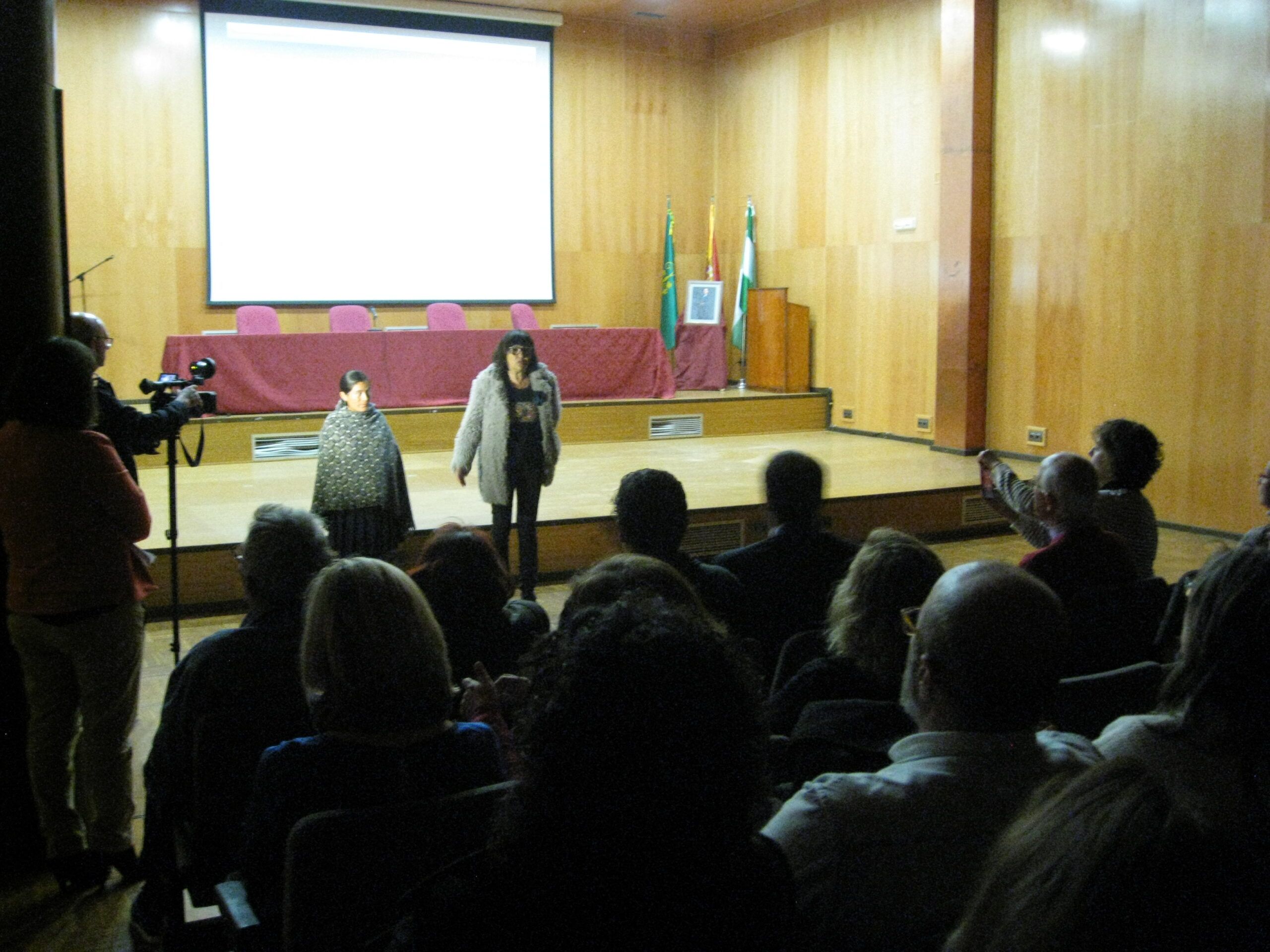 Crónica Cartel Estreno del documental Hija de la Laguna y Charla debate con Nélida Ayay