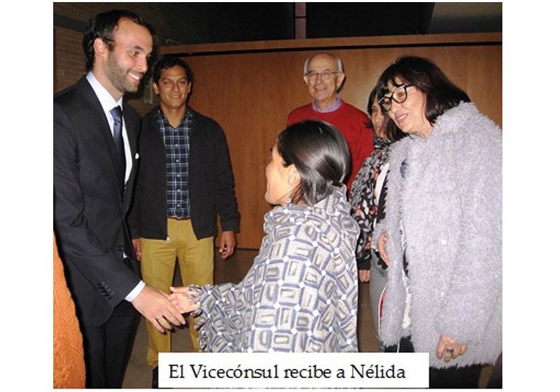 El Vicecónsul recibe a Nélida Ayay
