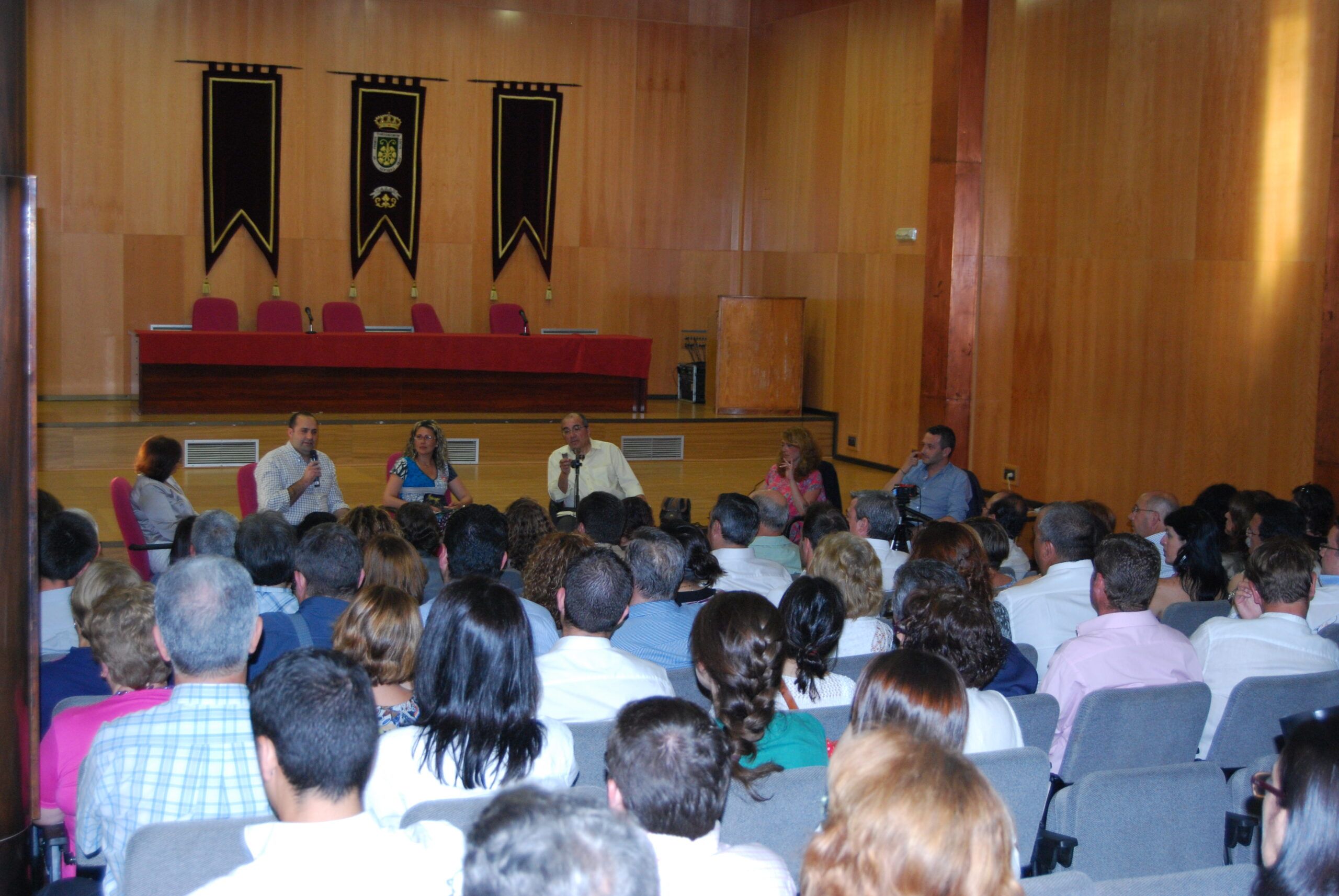 Debate con los partidos políticos de las elecciones municipales de Camas. 14 mayo 2011