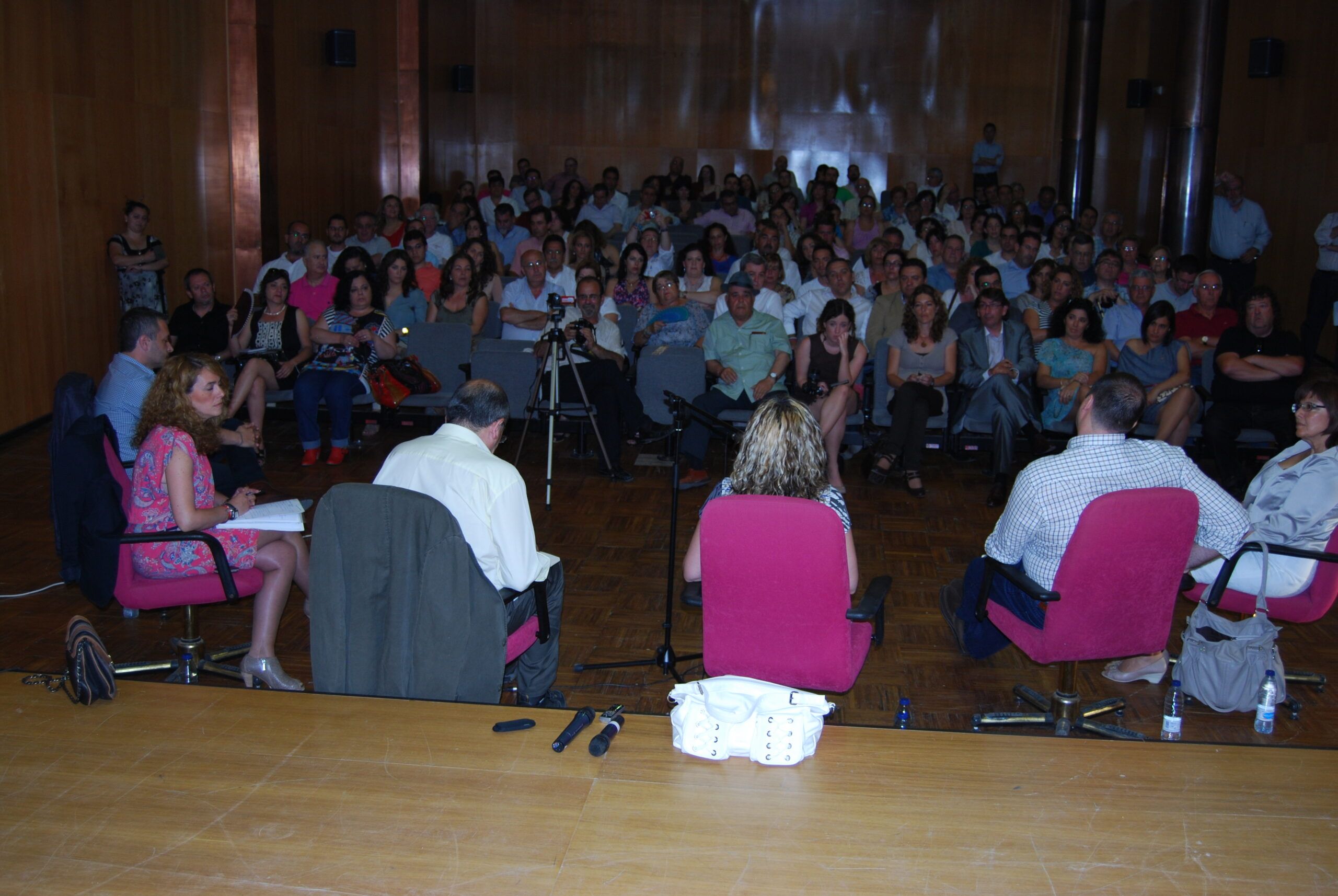Debate con los partidos políticos de las elecciones municipales de Camas. 14 mayo 2011