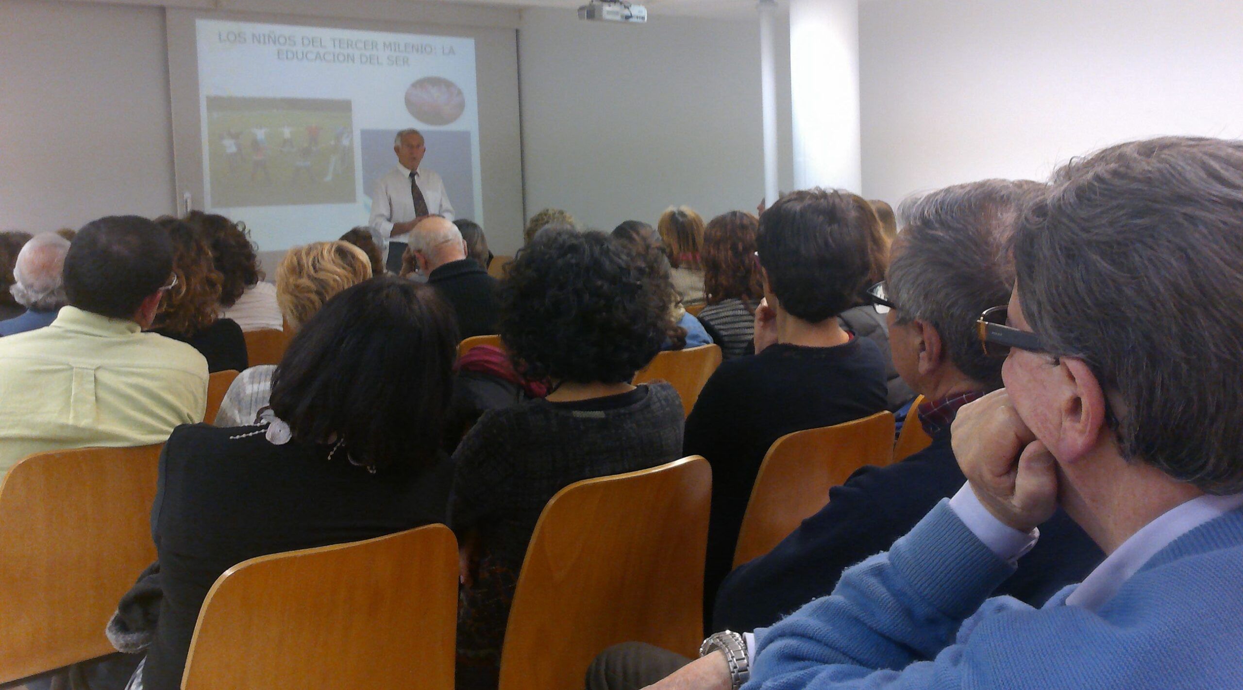 Conferencia Yoga y educación holística. 06 marzo 2015