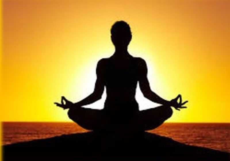 Los beneficios del yoga y la felicidad desde el budismo